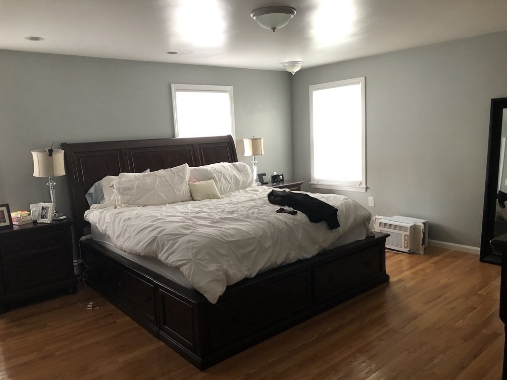 4 bed, 3 bath apartment for rent at 172 Maple St, West Roxbury — photo 7 of 16