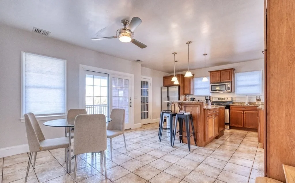 5 bed, 2 bath apartment for rent at 172 Marine Rd Unit 2, South Boston — photo 5 of 14