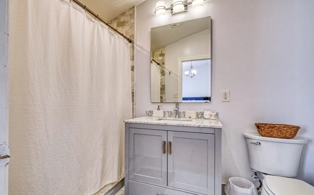 5 bed, 2 bath apartment for rent at 172 Marine Rd Unit 2, South Boston — photo 8 of 14