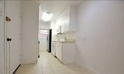 3 bed, 1 bath apartment for rent at 172 Newton St Unit 2, Oak Square — photo 4 of 11