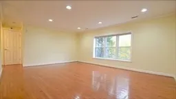 3 bed, 1 bath apartment for rent at 172 Newton St Unit 2, Oak Square — photo 5 of 11