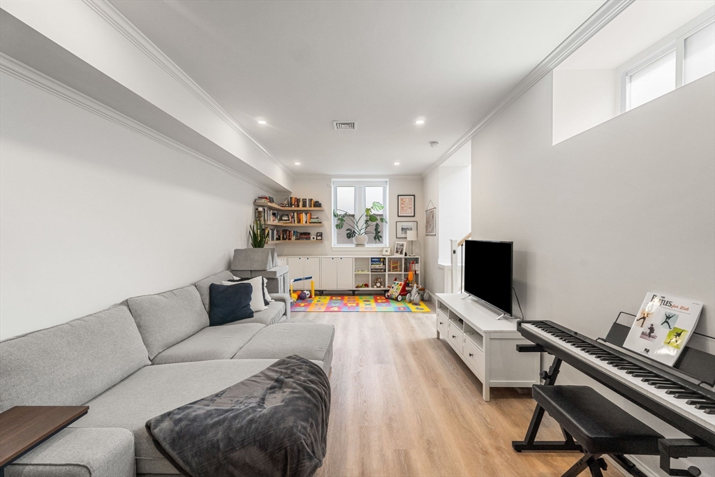 3 bed, 3 bath apartment for rent at 172 Orchard St Unit 172, Watertown — photo 18 of 30