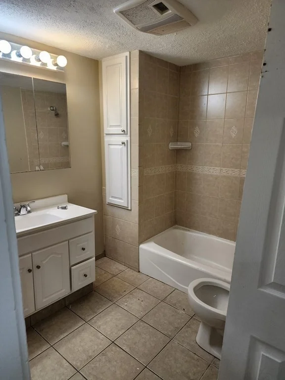 2 bed, 1 bath apartment for rent at 172 Putnam St Unit 3, East Boston — photo 4 of 7
