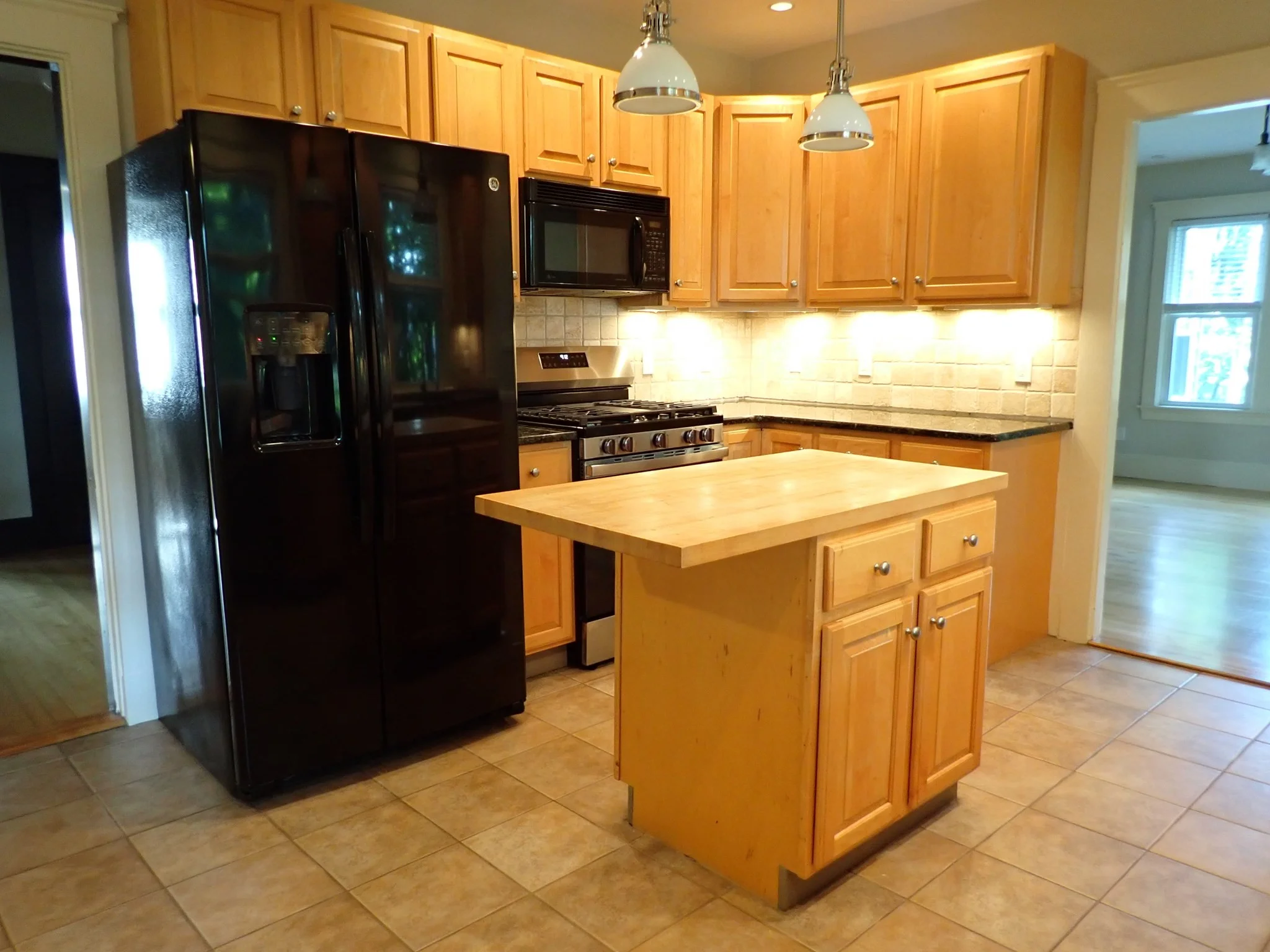 4 bed, 2 bath apartment for rent at 172 Weston St Unit 2, Waltham — photo 8 of 33