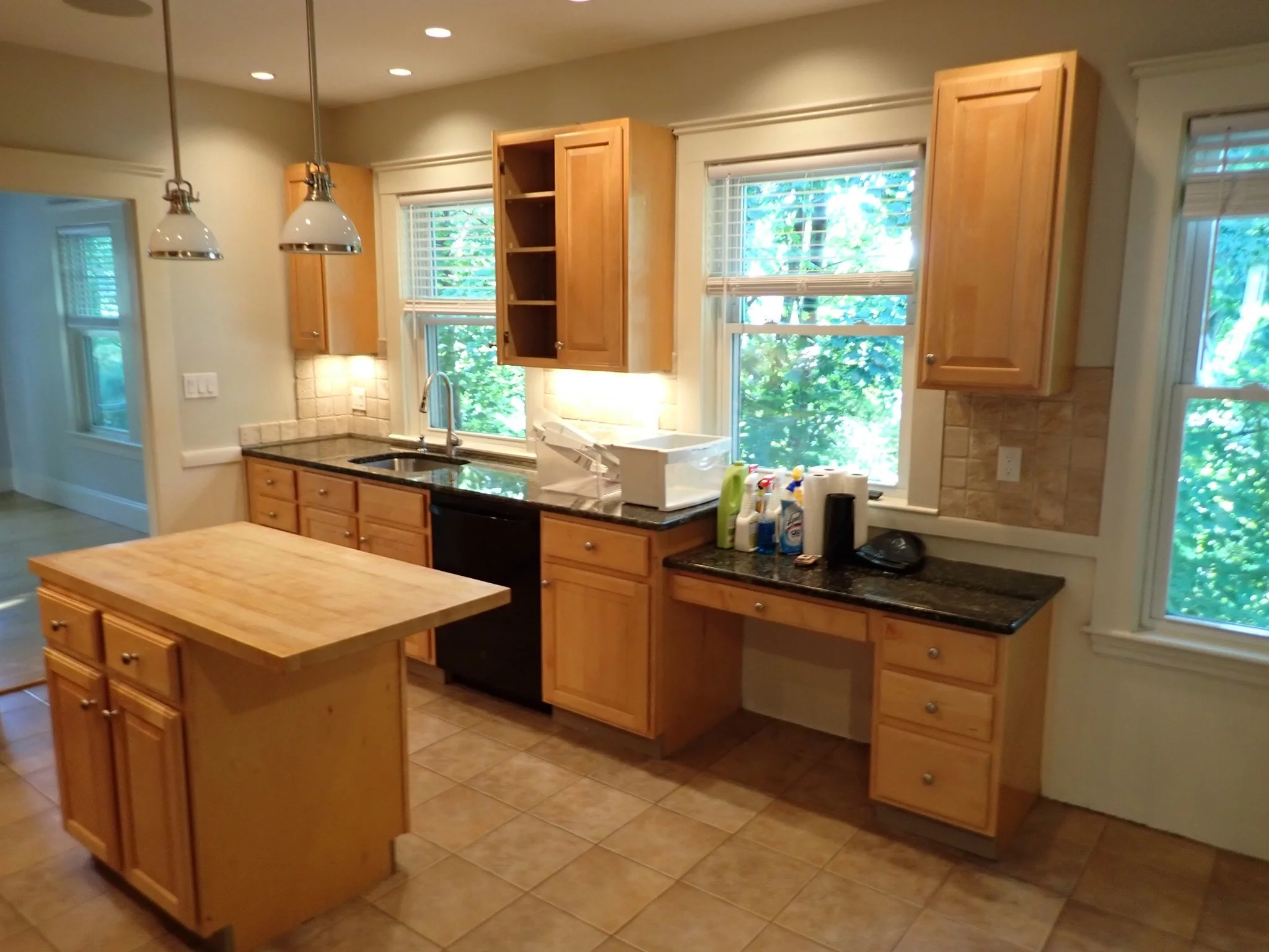 4 bed, 2 bath apartment for rent at 172 Weston St Unit 2, Waltham — photo 7 of 33