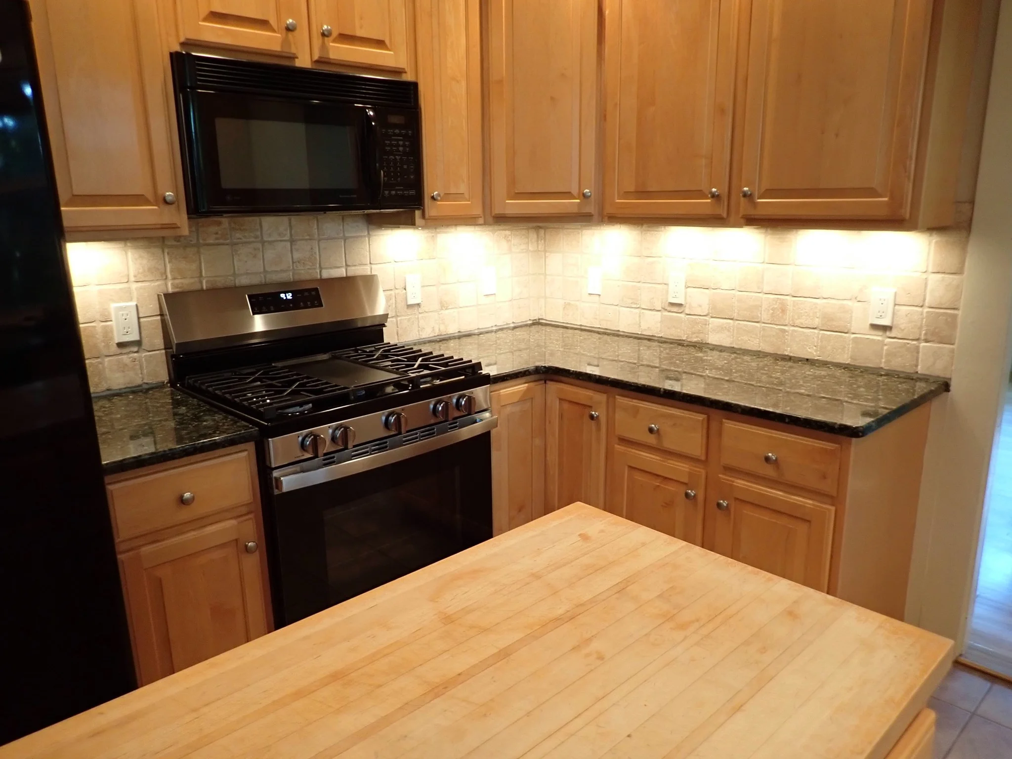 4 bed, 2 bath apartment for rent at 172 Weston St Unit 2, Waltham — photo 9 of 33