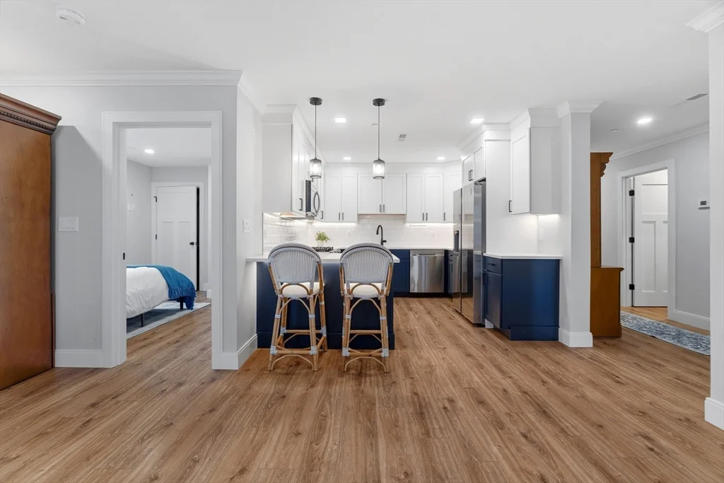 2 bed, 2 bath apartment for rent at 1721 Centre St Unit 304 R, West Roxbury — photo 5 of 33