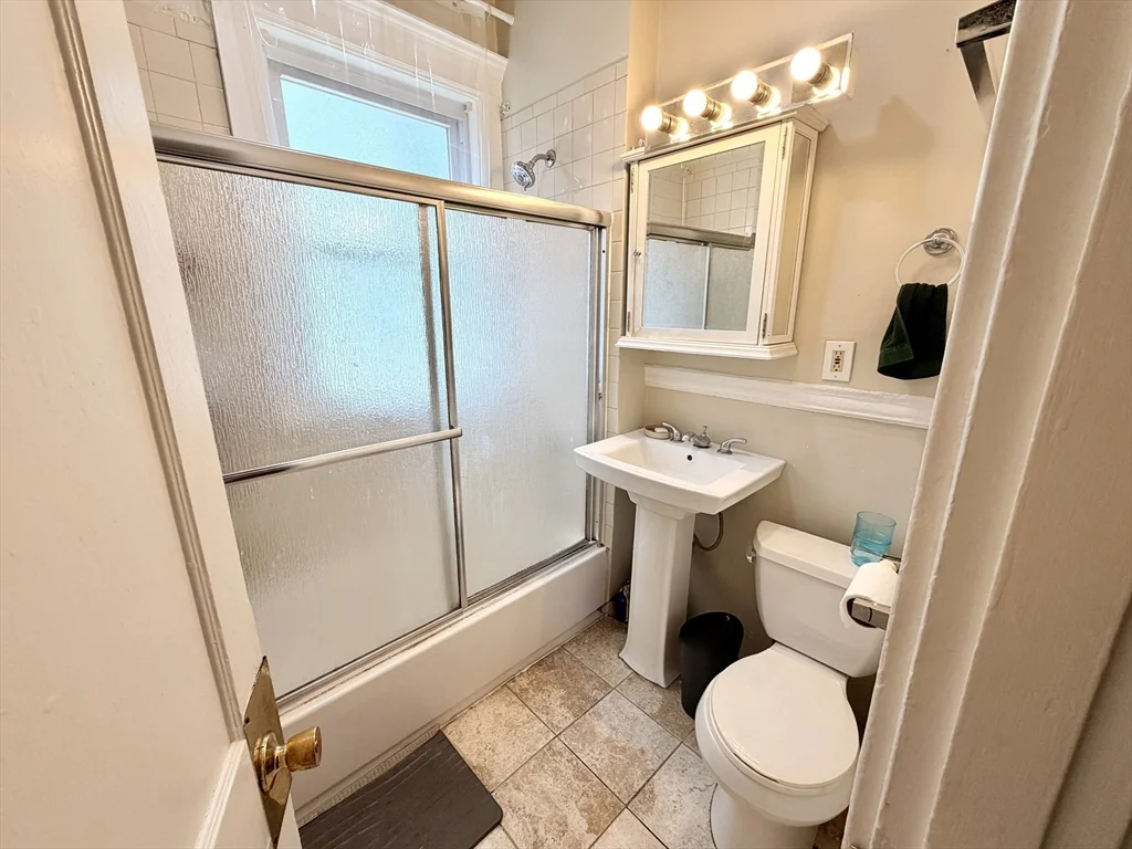 4 bed, 1 bath apartment for rent at 1721 Commonwealth Ave Unit 3, Brighton — photo 14 of 15