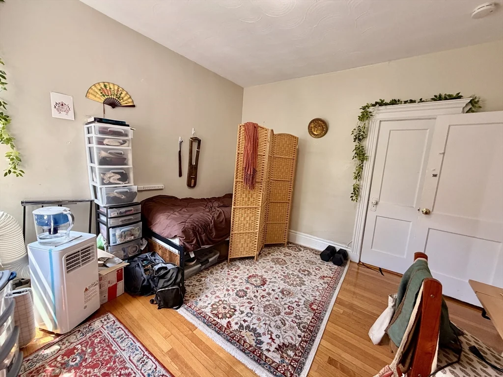 4 bed, 1 bath apartment for rent at 1721 Commonwealth Ave Unit 3, Brighton — photo 7 of 15