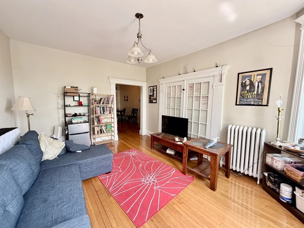 4 bed, 1 bath apartment for rent at 1721 Commonwealth Ave Unit 3, Brighton