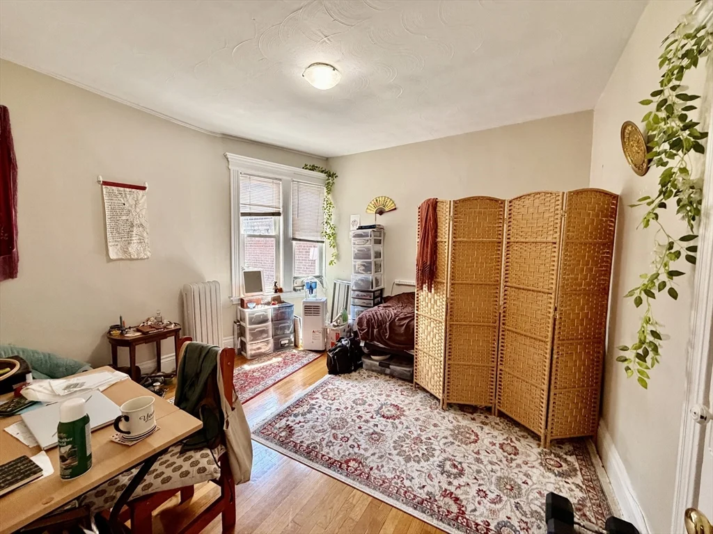 4 bed, 1 bath apartment for rent at 1721 Commonwealth Ave Unit 3, Brighton — photo 6 of 15