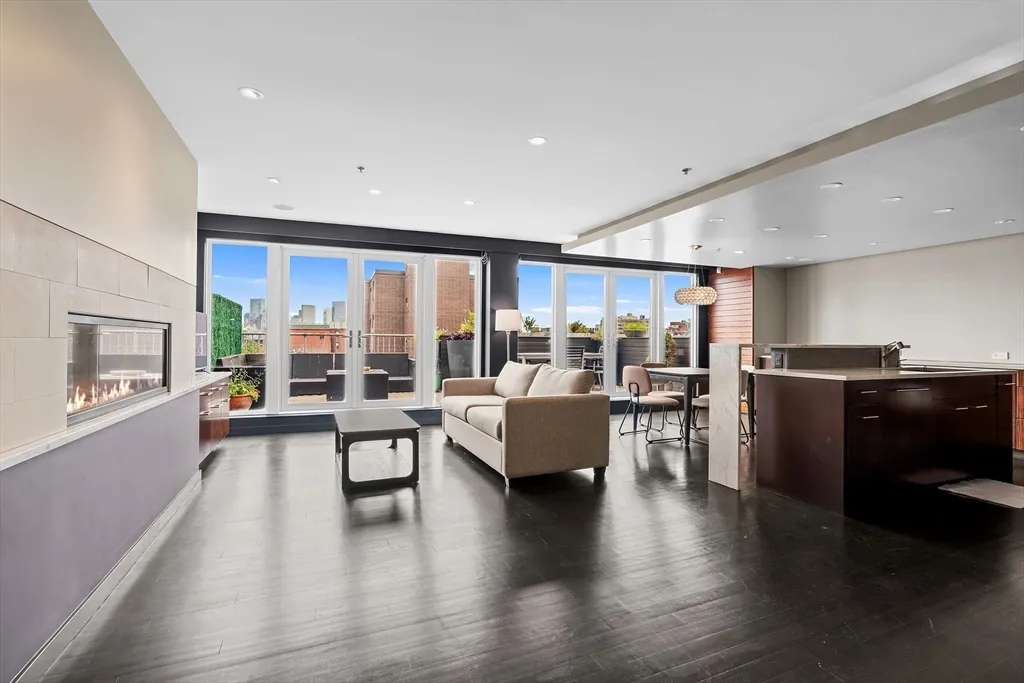 2 bed, 2 bath apartment for rent at 1721 Washington St Unit 610, South End — photo 11 of 40