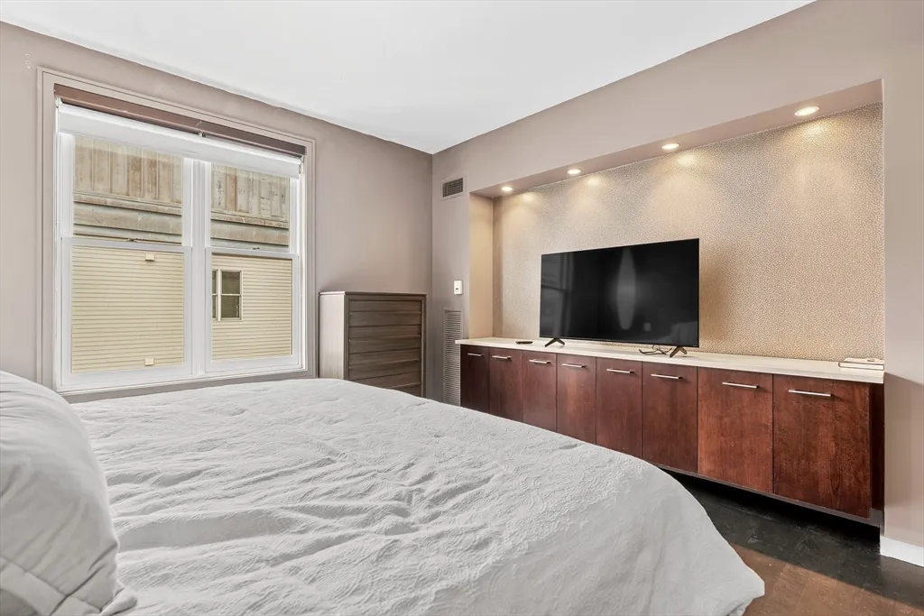 2 bed, 2 bath apartment for rent at 1721 Washington St Unit 610, South End — photo 25 of 40
