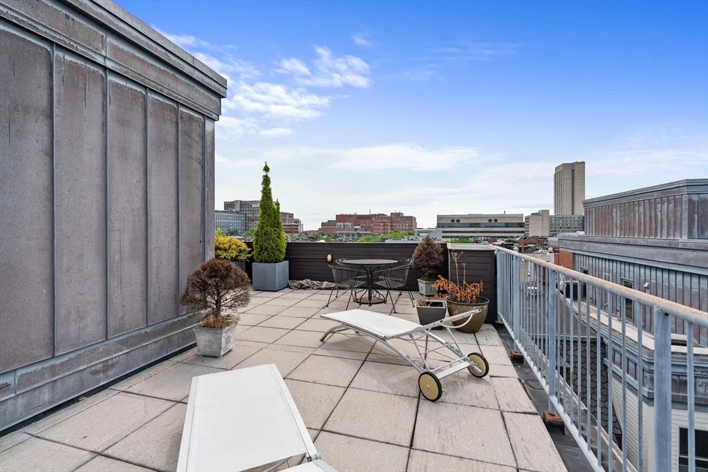 2 bed, 2 bath apartment for rent at 1721 Washington St Unit 610, South End — photo 38 of 40