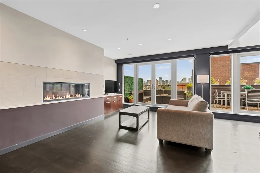 2 bed, 2 bath apartment for rent at 1721 Washington St Unit 610, South End — photo 10 of 40