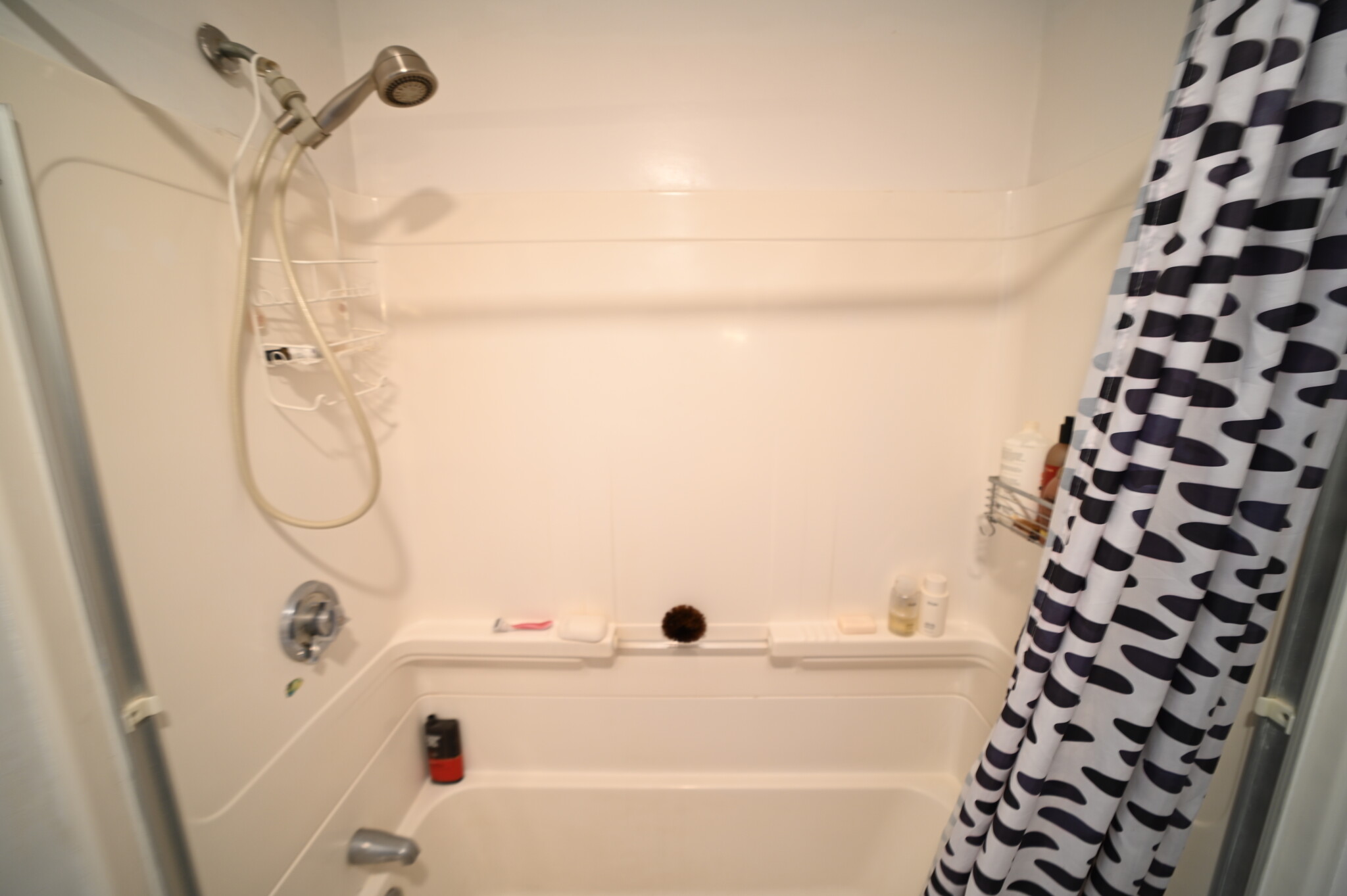 3 bed, 1.5 bath apartment for rent at 1722 Beacon St Unit 1, Washington Square — photo 8 of 17