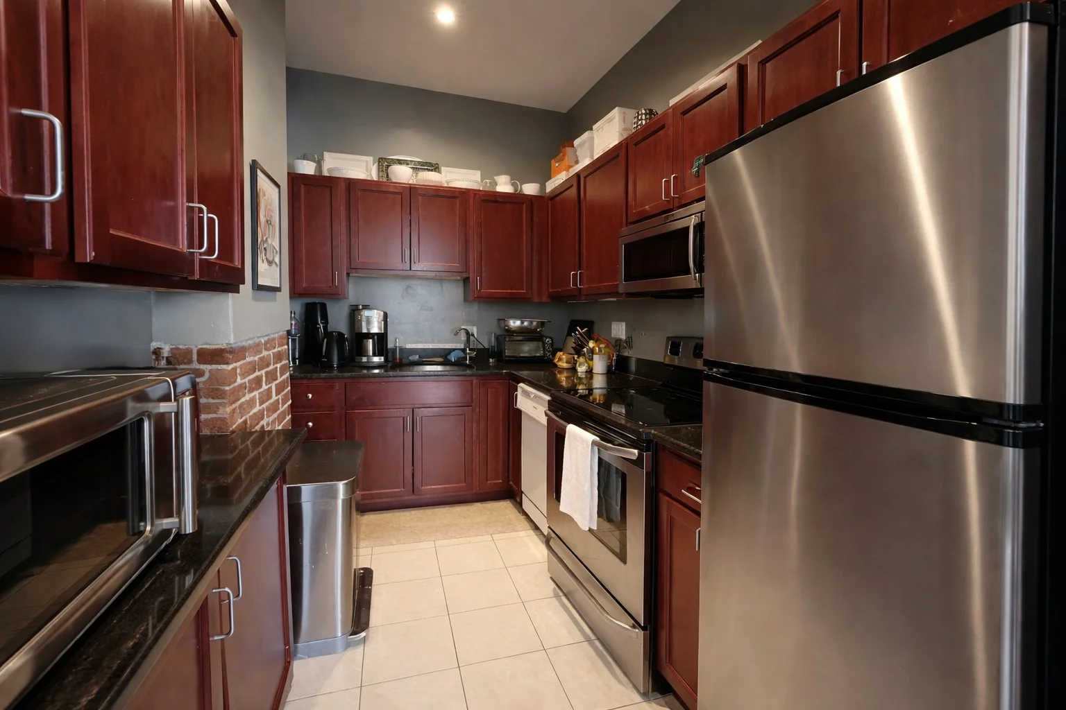 1 bed, 1 bath apartment for rent at 1722 Beacon St Unit 2, Washington Square — photo 4 of 11
