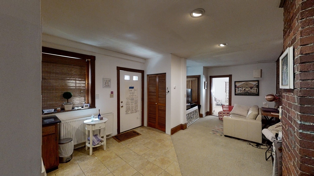 1 bed, 1 bath apartment for rent at 1722 Beacon St Unit 4, Brookline — photo 3 of 6