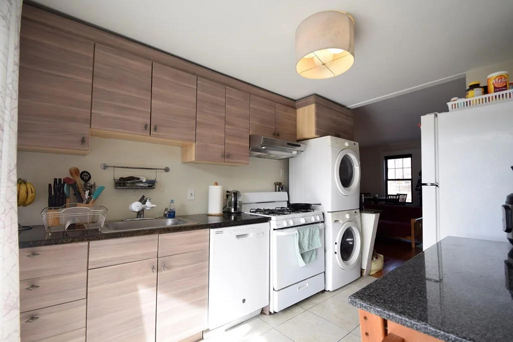 2 bed, 1 bath apartment for rent at 1722 Comm Ave Unit 4, Brighton — photo 1 of 9