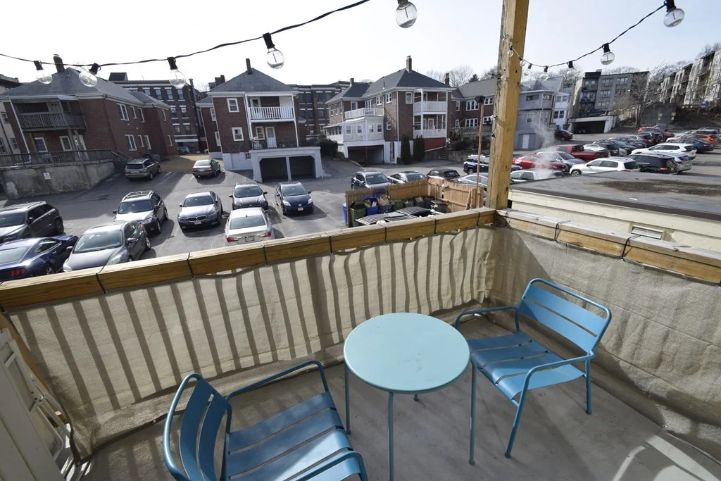 2 bed, 1 bath apartment for rent at 1722 Comm Ave Unit 4, Brighton — photo 2 of 9