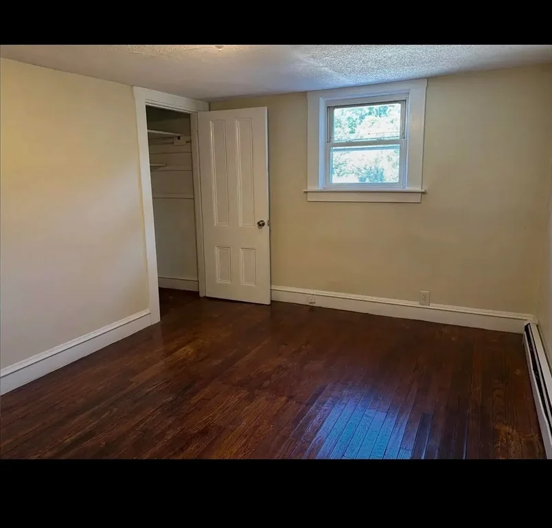 2 bed, 1 bath apartment for rent at 1722 W Main Rd, Portsmouth — photo 16 of 18