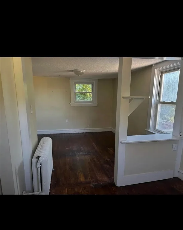 2 bed, 1 bath apartment for rent at 1722 W Main Rd, Portsmouth — photo 15 of 18