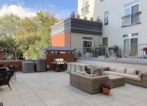 2 bed, 2 bath apartment for rent at 1723 Washington St Unit 306, South End — photo 15 of 15