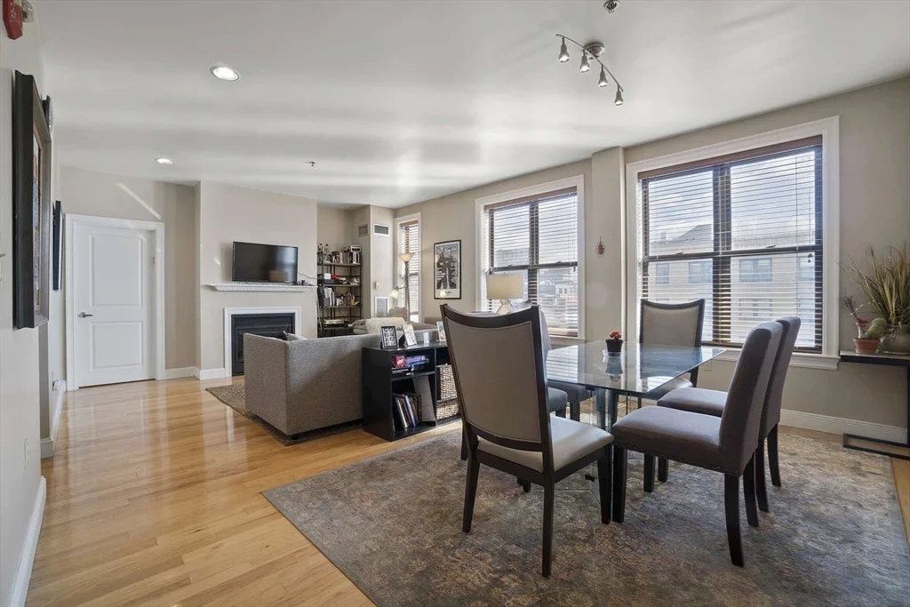 2 bed, 2 bath apartment for rent at 1723 Washington St Unit 402, South End — photo 2 of 18