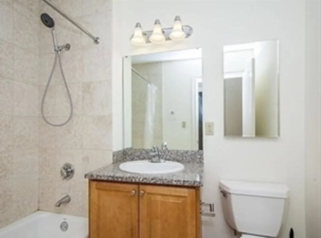 2 bed, 2 bath apartment for rent at 1723 Washington St Unit 501, South End — photo 9 of 12