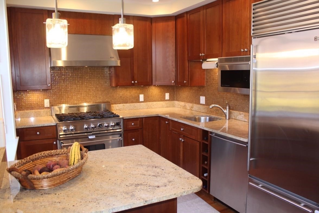3 bed, 2 bath apartment for rent at 1724 Washington St Unit 4, South End — photo 2 of 15