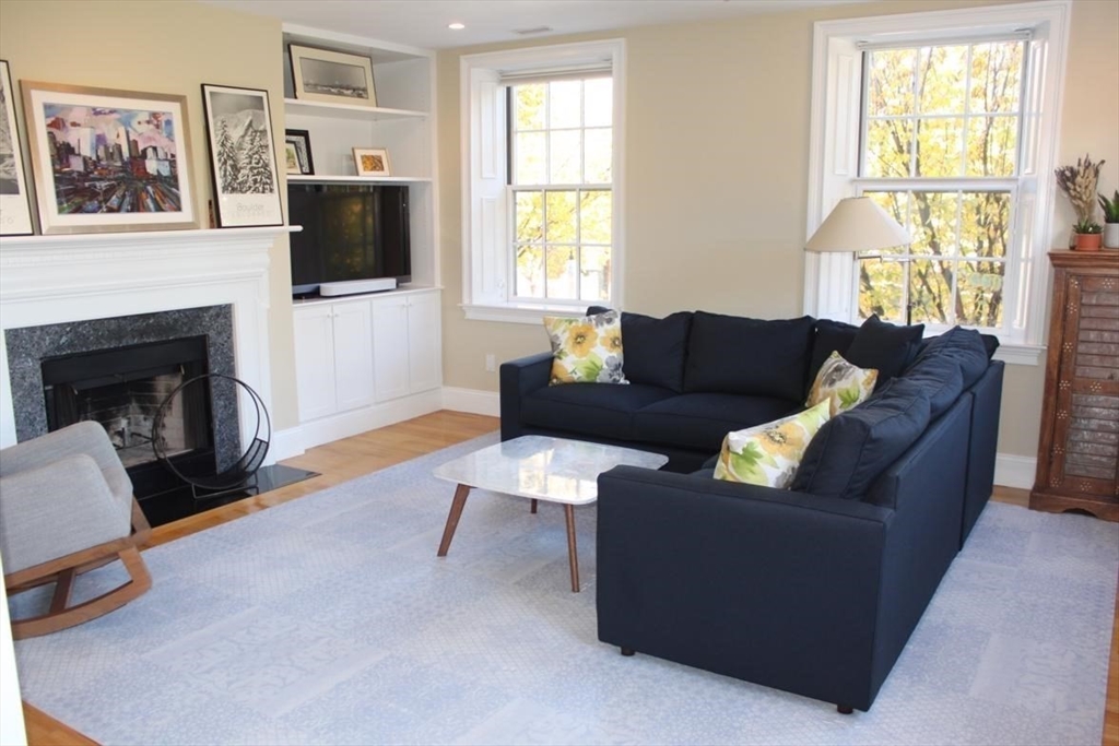 3 bed, 2 bath apartment for rent at 1724 Washington St Unit 4, South End — photo 1 of 15
