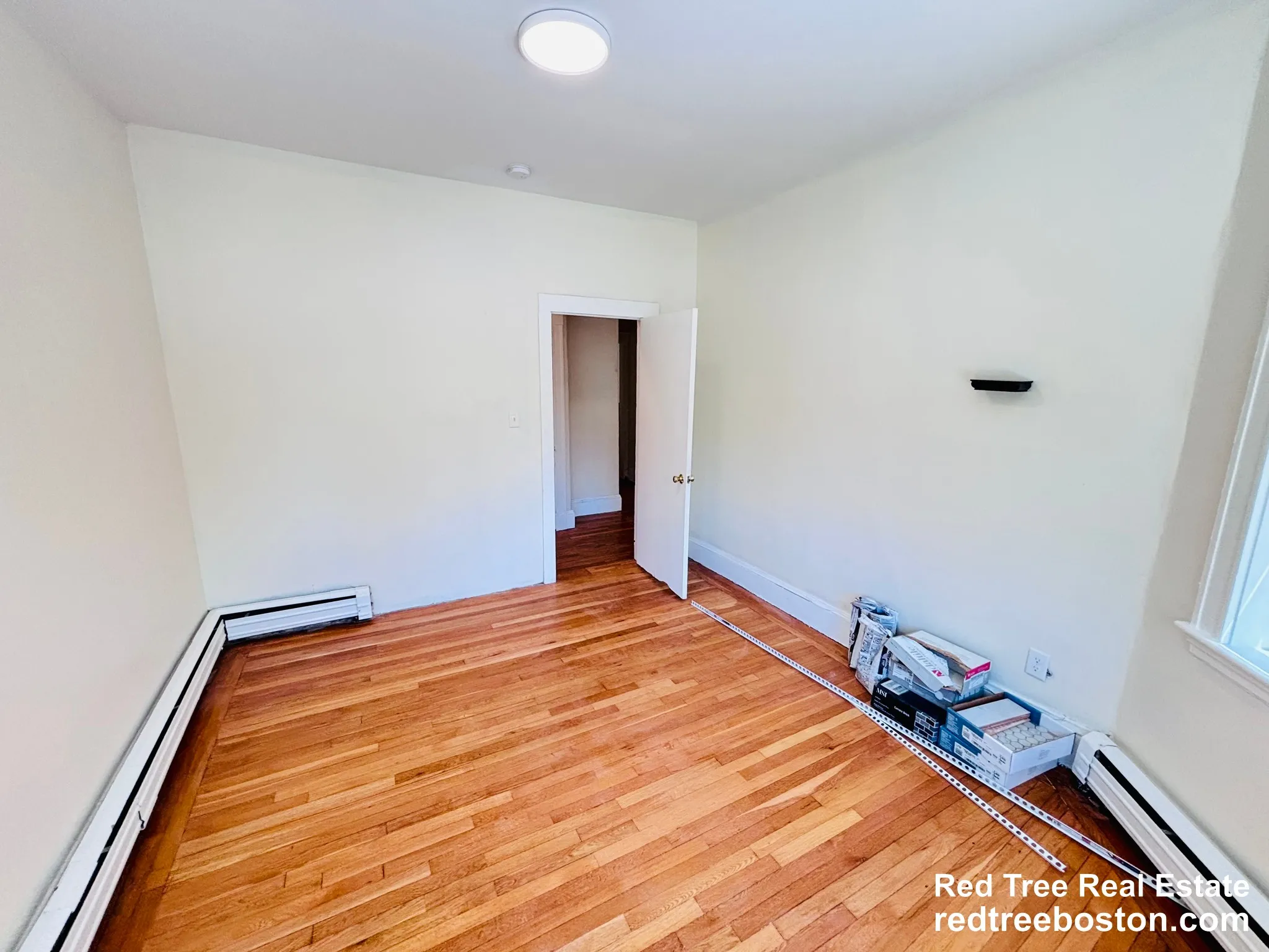 3 bed, 1 bath apartment for rent at 1725 Commonwealth Ave Unit 2, Brighton — photo 2 of 12