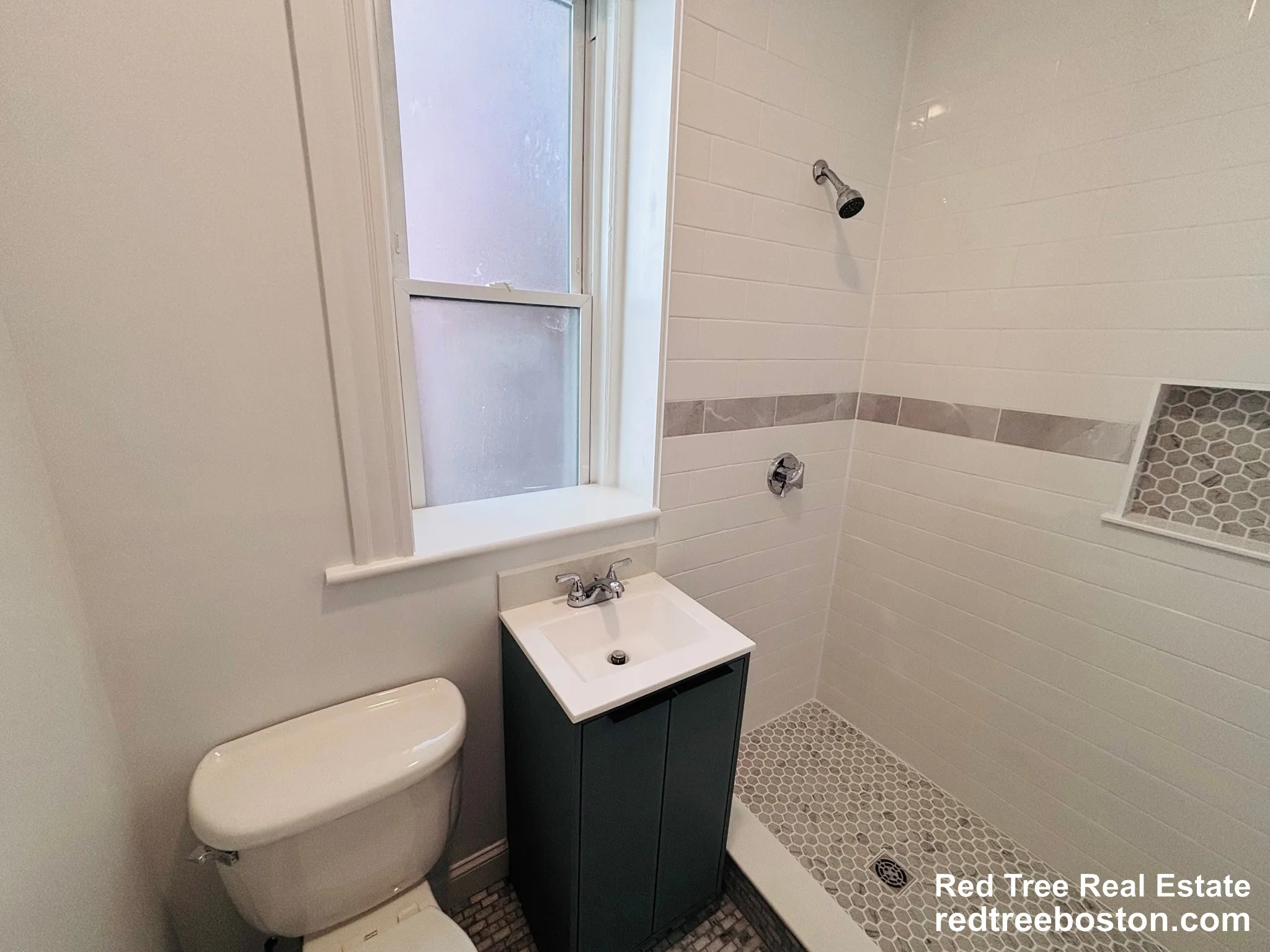 3 bed, 1 bath apartment for rent at 1725 Commonwealth Ave Unit 2, Brighton — photo 11 of 12