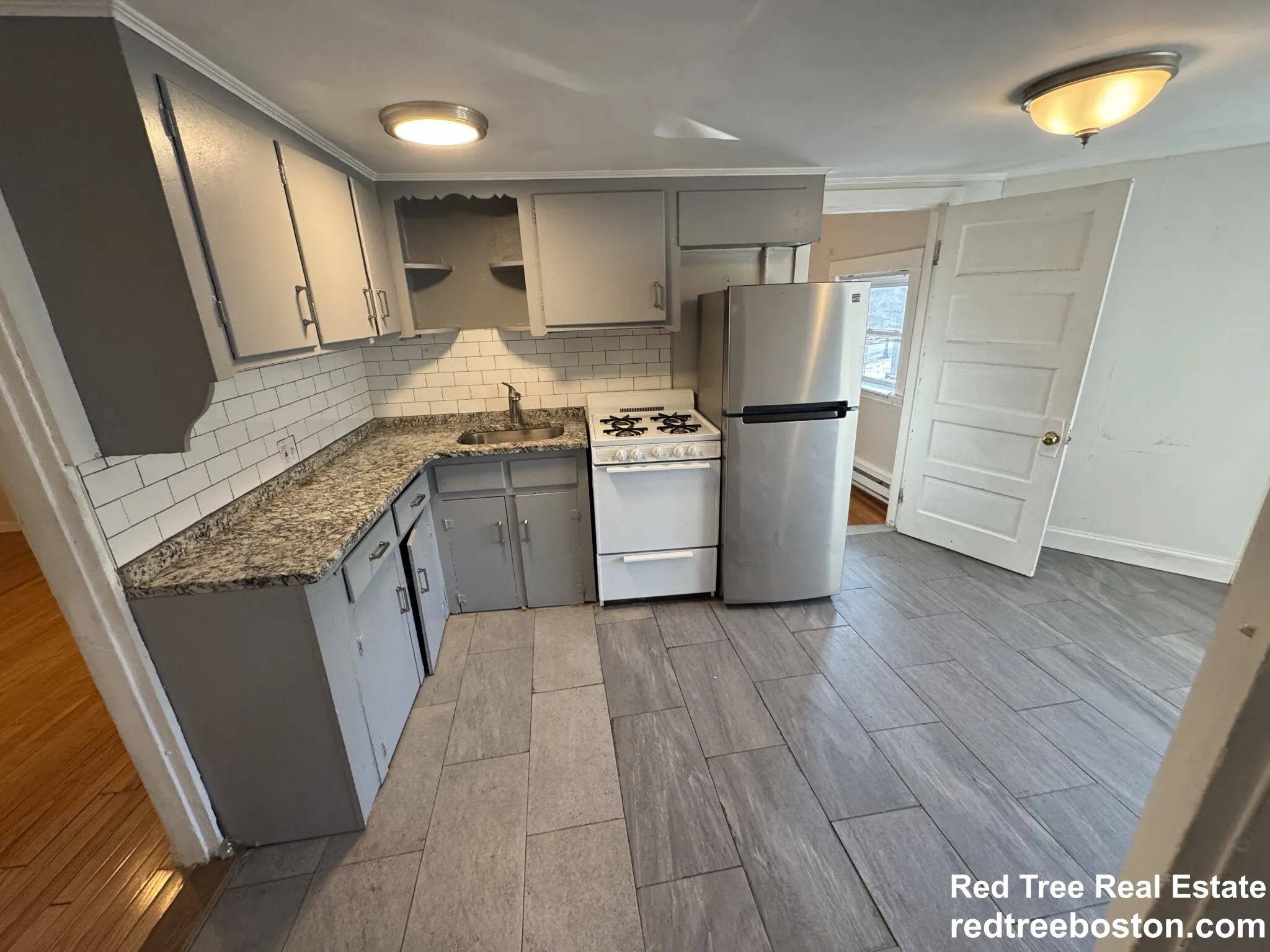 2 bed, 1 bath apartment for rent at 1725 Commonwealth Ave Unit 3, Brighton — photo 2 of 30