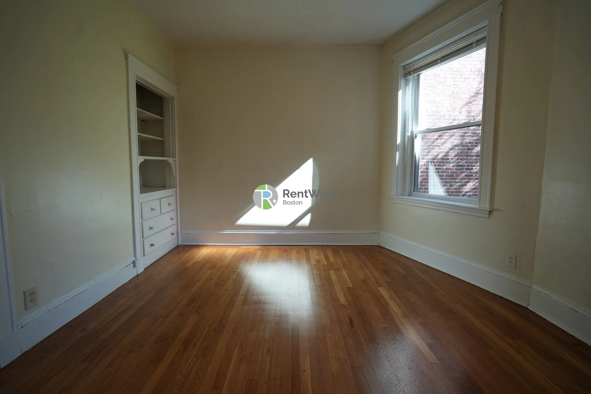 3 bed, 1 bath apartment for rent at 1725 Commonwealth Ave Unit 4, Brighton