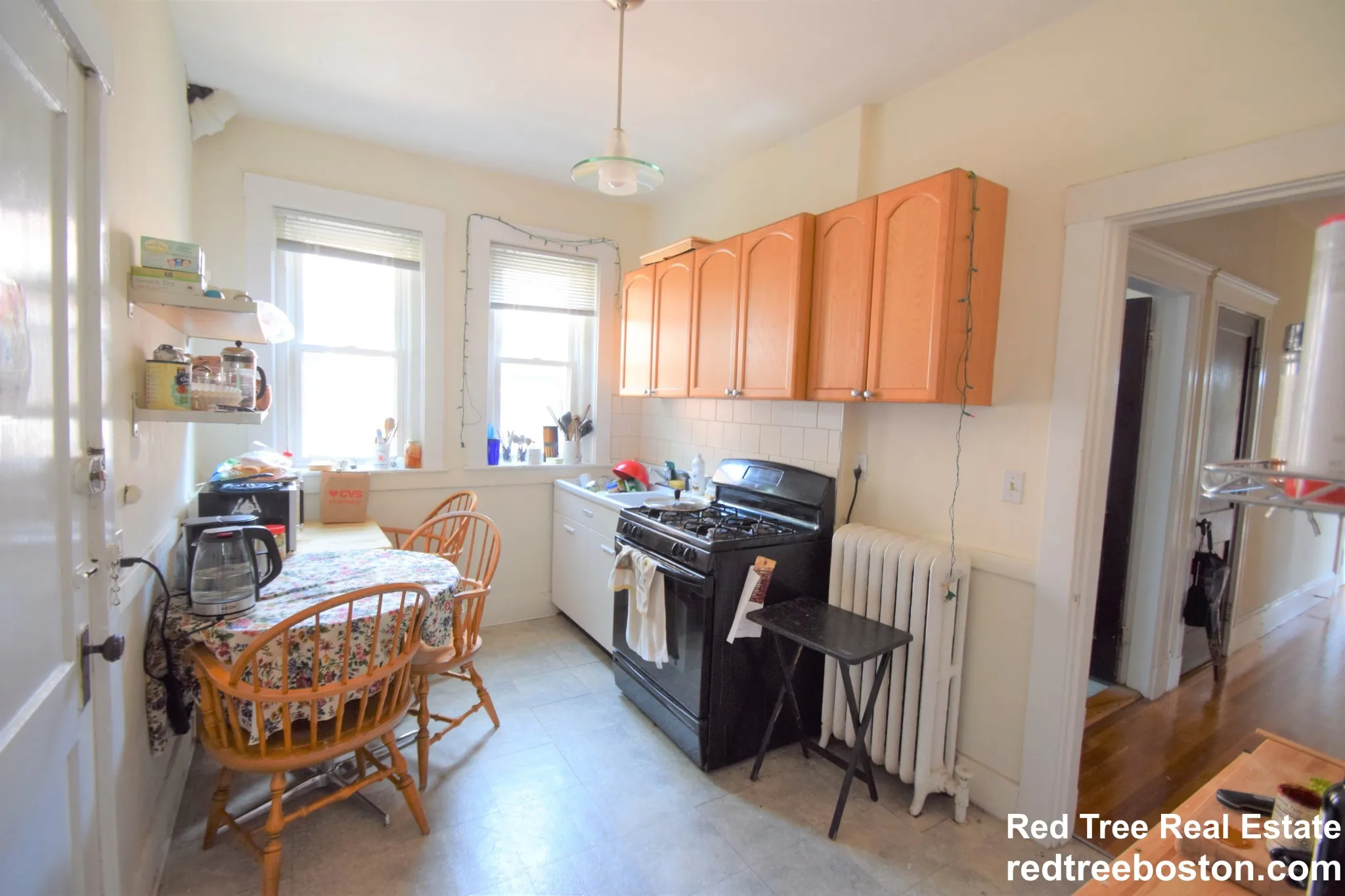 3 bed, 1 bath apartment for rent at 1725 Commonwealth Ave Unit 4, Brighton — photo 2 of 10