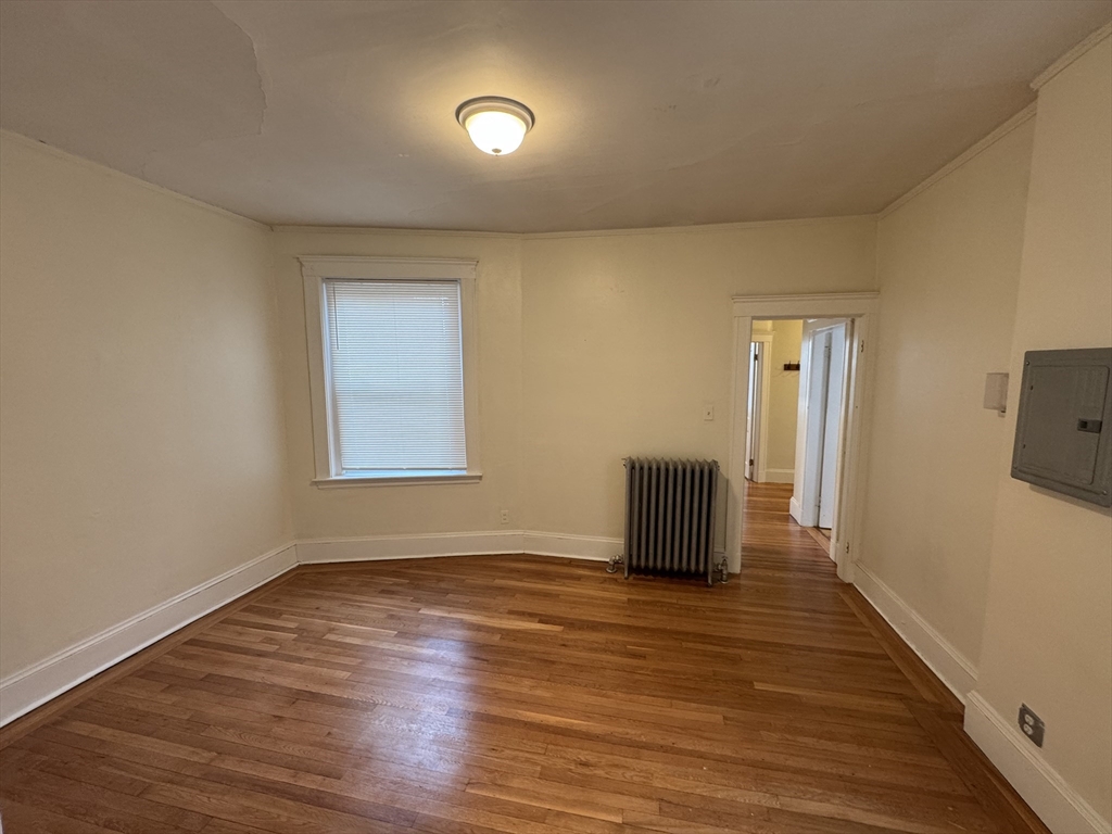 3 bed, 1 bath apartment for rent at 1725 Commonwealth Ave Unit 4, Brighton — photo 6 of 12