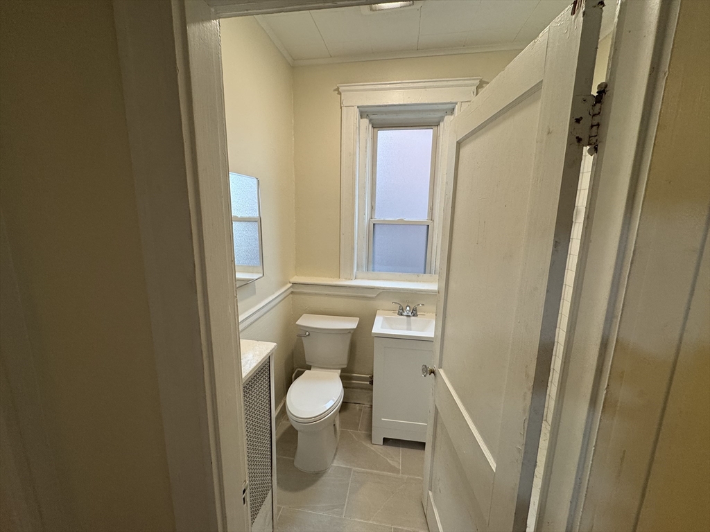 3 bed, 1 bath apartment for rent at 1725 Commonwealth Ave Unit 4, Brighton — photo 9 of 12