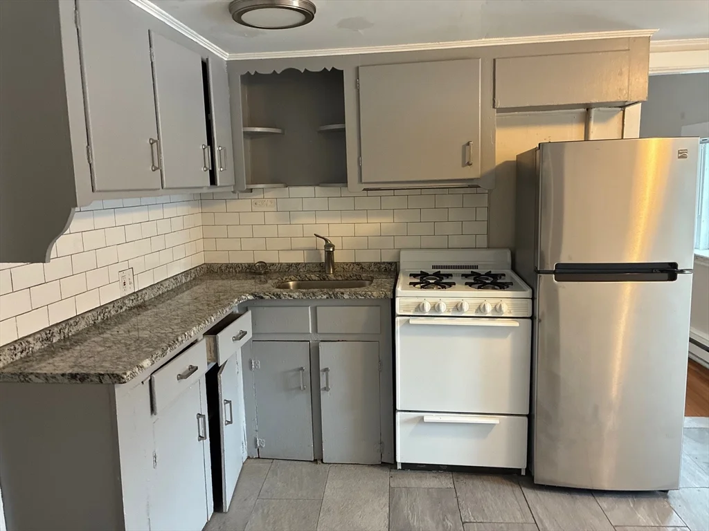 2 bed, 1 bath apartment for rent at 1725 Commonwealth Ave Unit 5, Brighton — photo 8 of 9