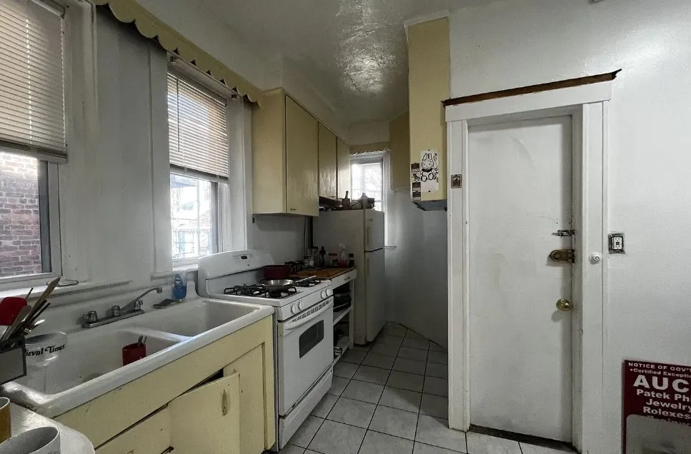 2 bed, 1 bath apartment for rent at 1725 Commonwealth Ave Unit 6, Brighton — photo 2 of 4