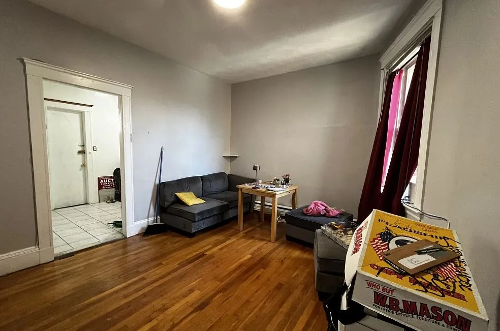 2 bed, 1 bath apartment for rent at 1725 Commonwealth Ave Unit 6, Brighton — photo 1 of 4