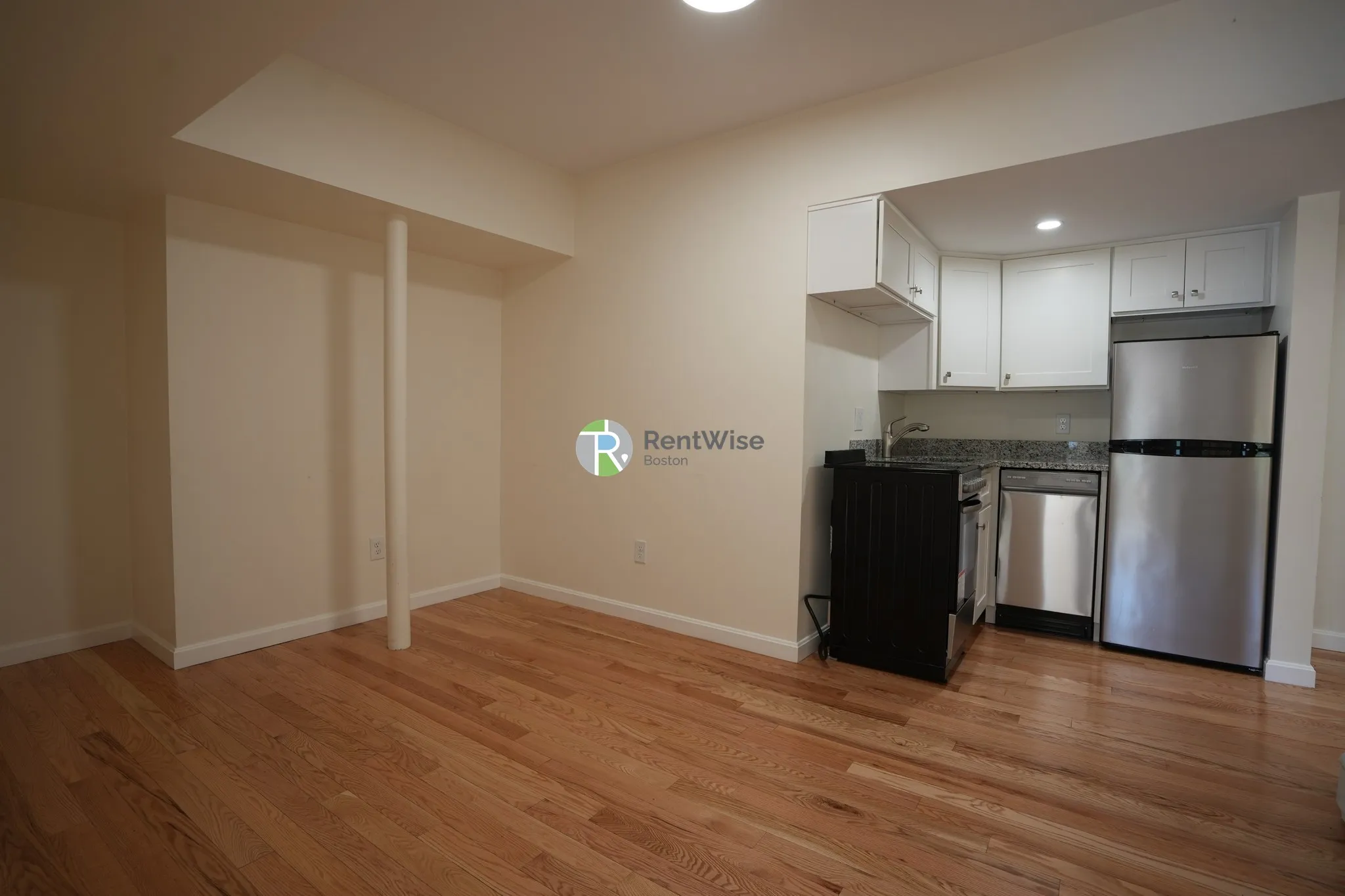 2 bed, 1 bath apartment for rent at 1725 Commonwealth Ave Unit 6A, Brighton — photo 2 of 13