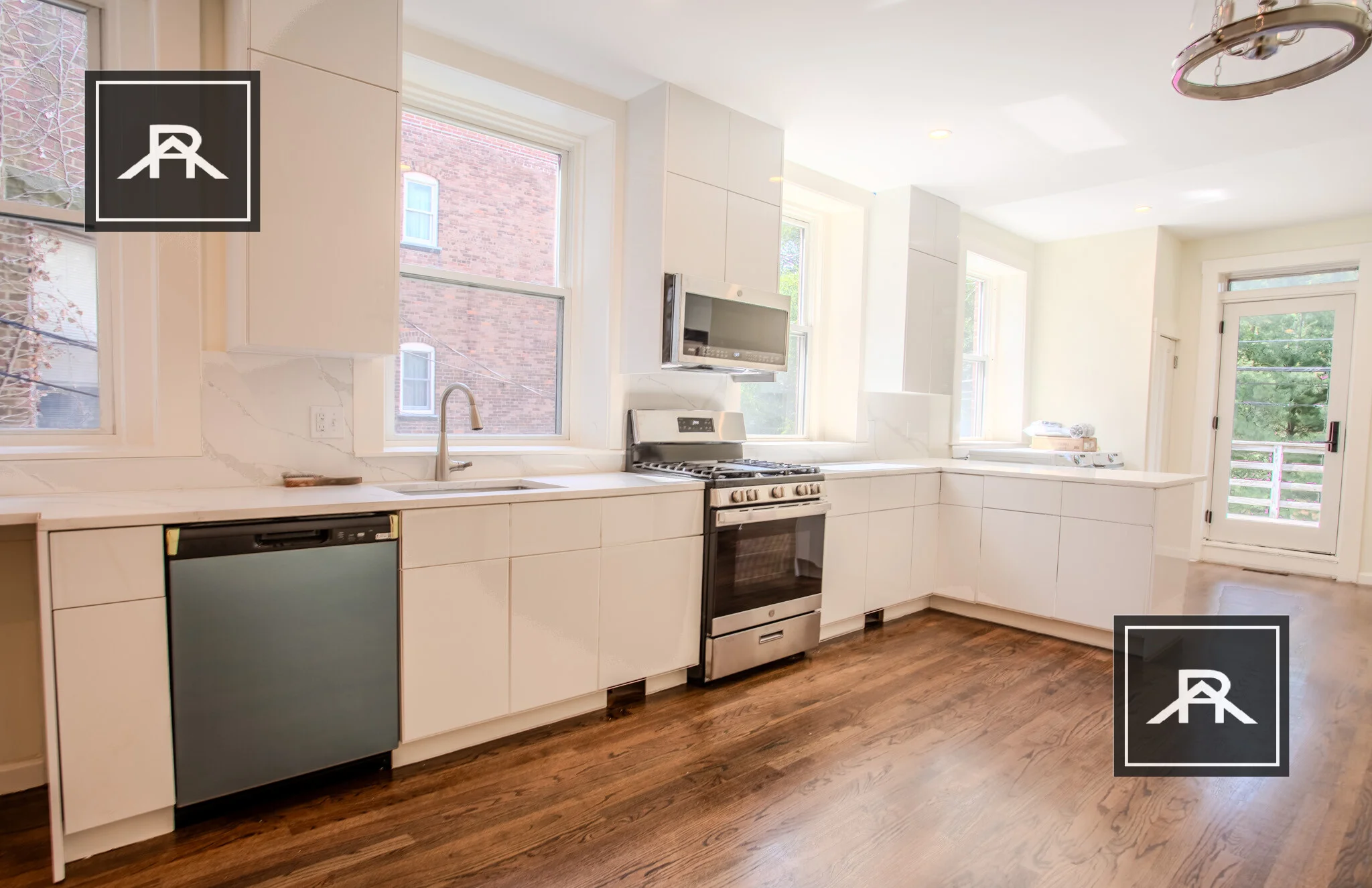4 bed, 2.5 bath apartment for rent at 1726 Beacon St Unit 0, Brookline