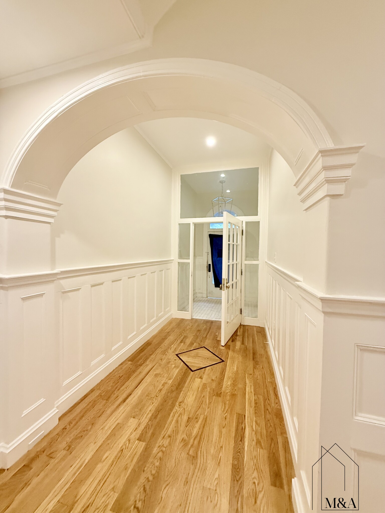 5 bed, 2.5 bath apartment for rent at 1726 Beacon St Unit SF, Brookline — photo 2 of 21
