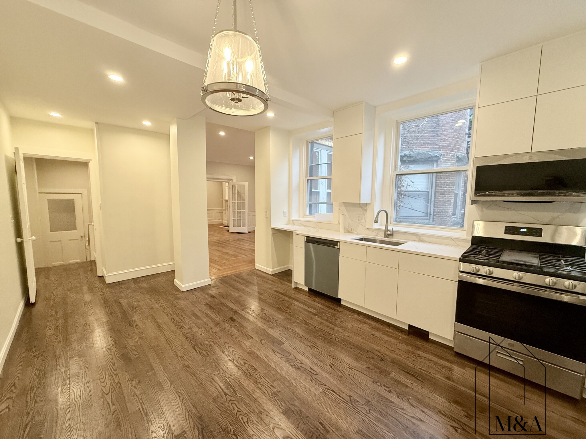 5 bed, 2.5 bath apartment for rent at 1726 Beacon St Unit SF, Brookline — photo 8 of 21