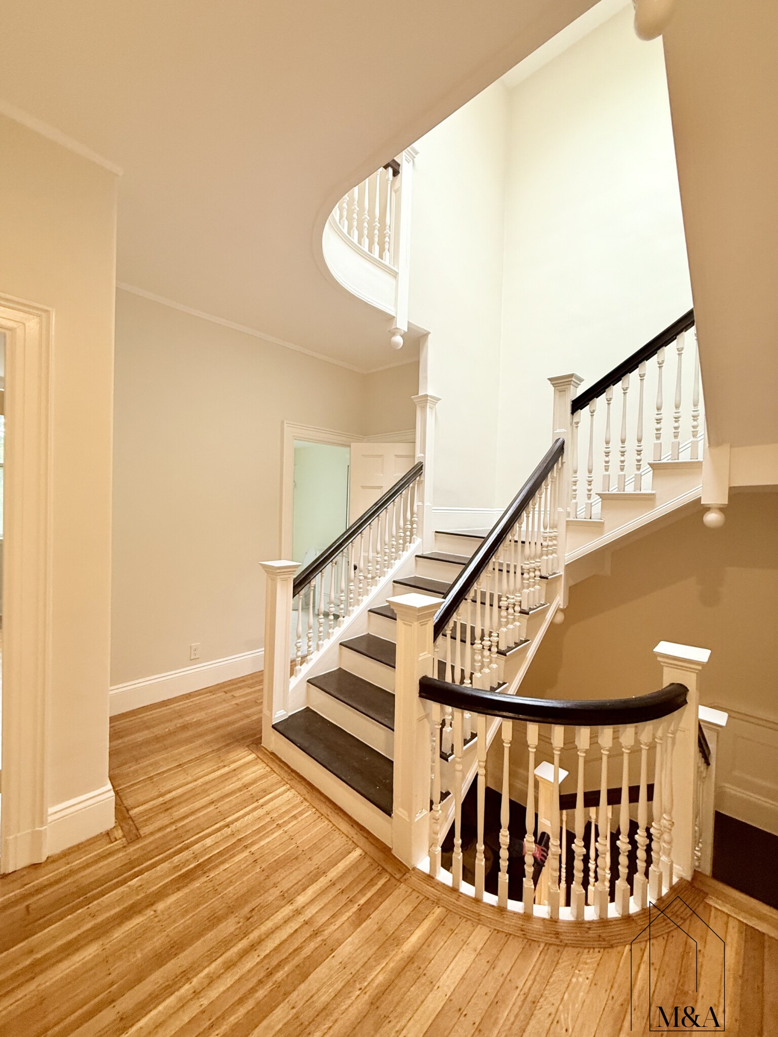 5 bed, 2.5 bath apartment for rent at 1726 Beacon St Unit SF, Brookline — photo 10 of 21