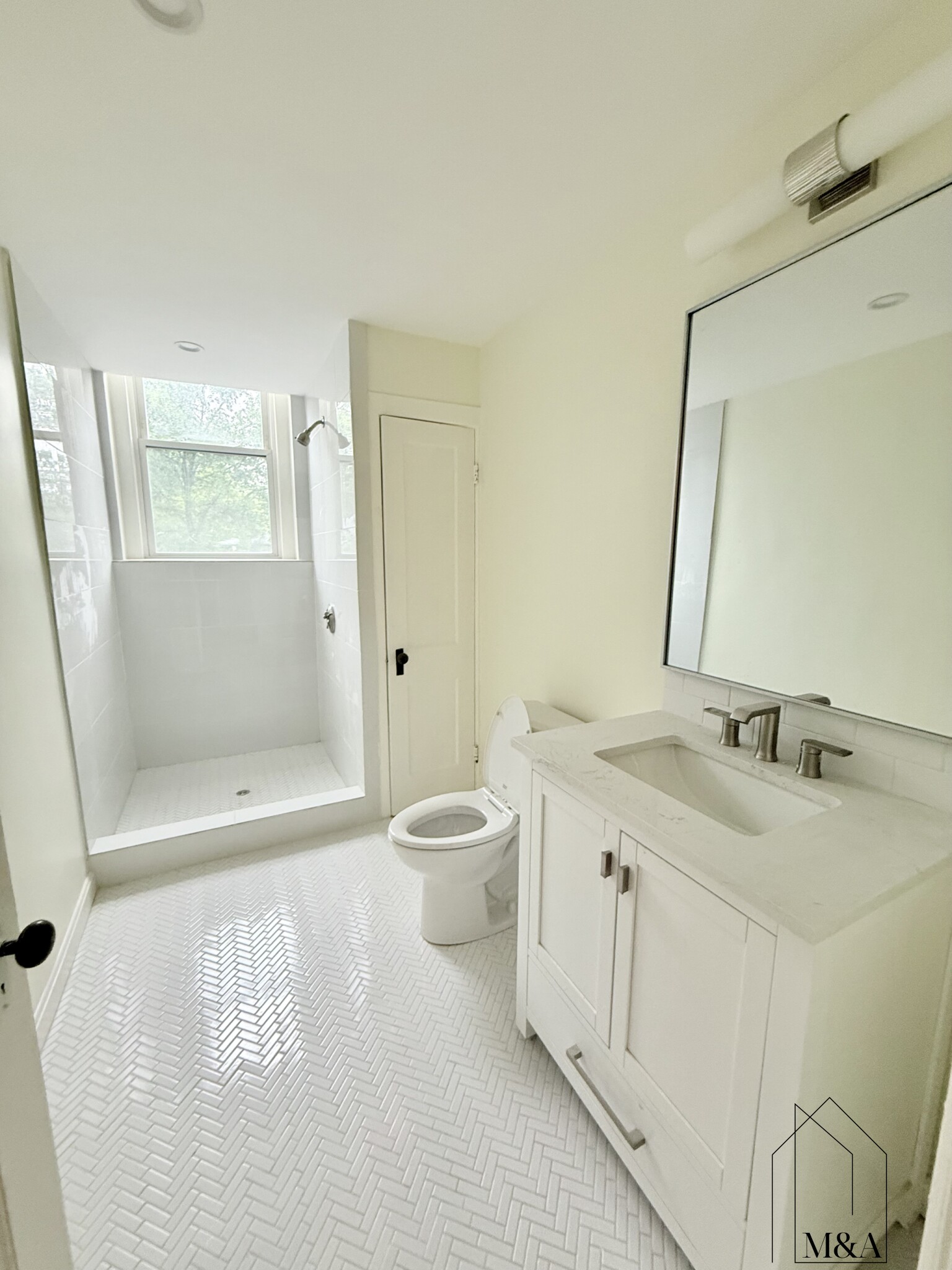 5 bed, 2.5 bath apartment for rent at 1726 Beacon St Unit SF, Brookline — photo 12 of 21