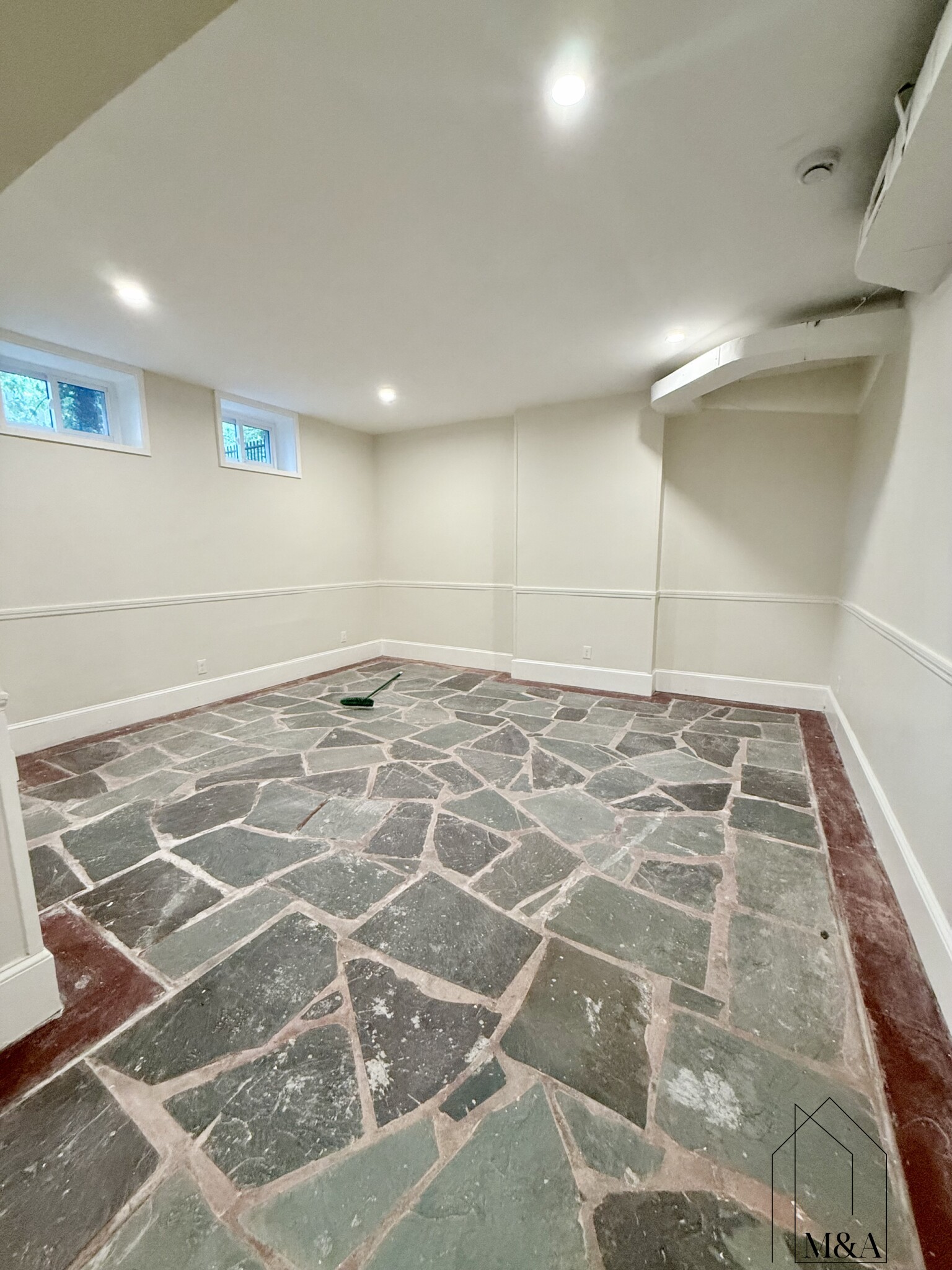 5 bed, 2.5 bath apartment for rent at 1726 Beacon St Unit SF, Brookline — photo 19 of 21