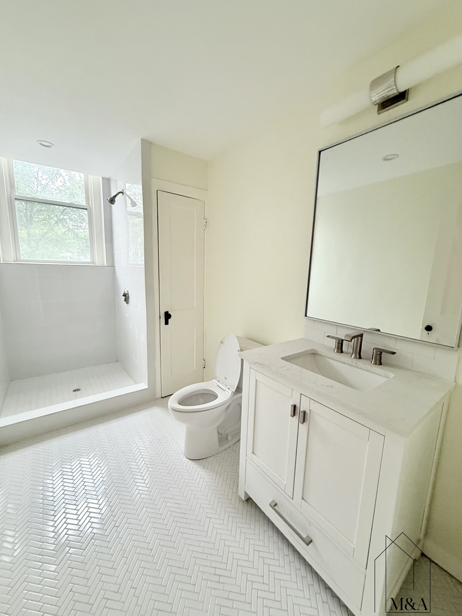 5 bed, 2.5 bath apartment for rent at 1726 Beacon St Unit SF, Brookline — photo 16 of 21