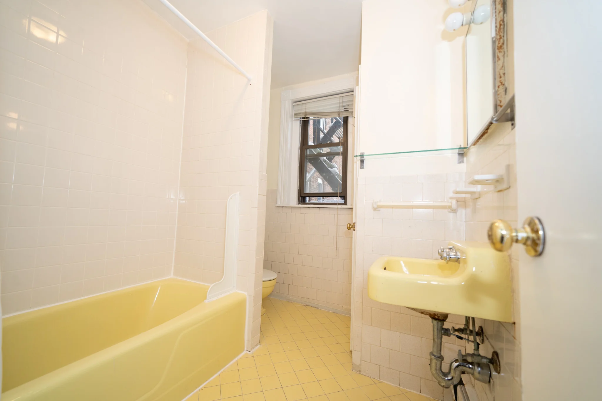 1 bed, 1 bath apartment for rent at 1728 Beacon St Unit 1, Brookline — photo 28 of 28
